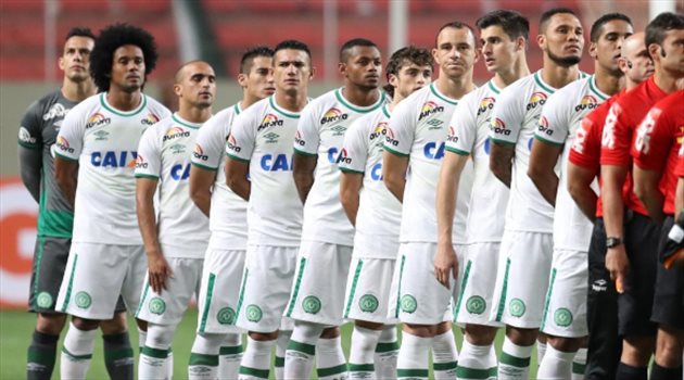 رئيس شابيكوينسي يرفض روناليدينو وريكيلمي ويقبل دعوة برشلونة