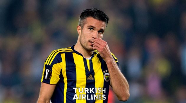 بعد انضمام رمضان.. ثورة في رواتب ستوك سيتي لضم فان بيرسي