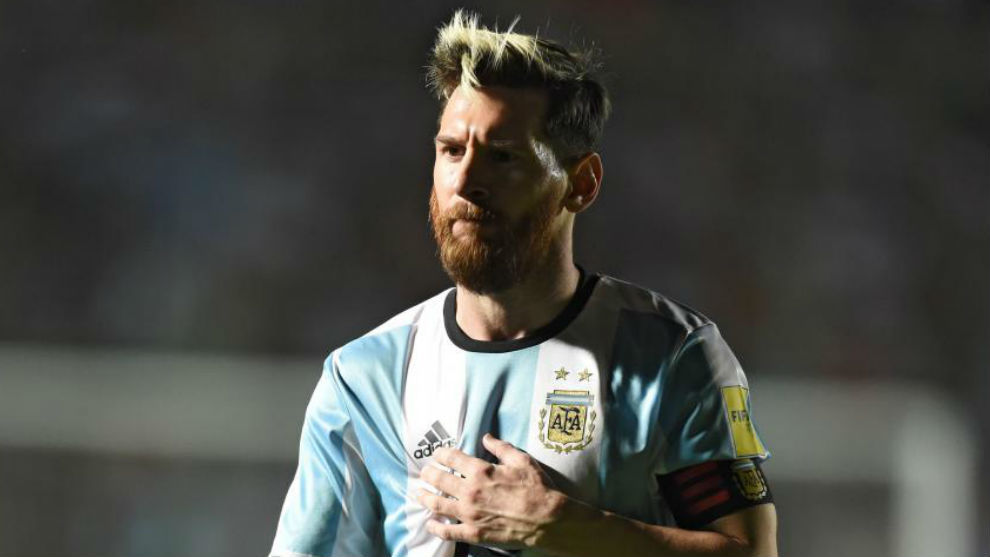 ميسي ينقذ الاتحاد الأرجنتيني ويسدد رواتب رجال الأمن