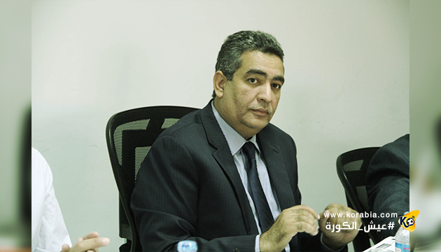 أحمد مجاهد منتقدا مسئولي برج العرب: "أول مرة أشوف 8 أبواب على شارع واحد"