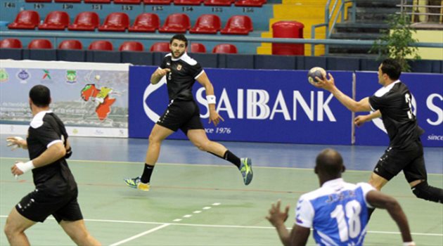 الأهلي يطيح بفاب الكاميروني ويتأهل لنصف نهائي كأس الكئوس لليد
