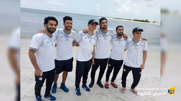 جولة حرة للاعبي منتخب مصر على شاطئ المحيط الأطلنطي في "بورت جنتيل"