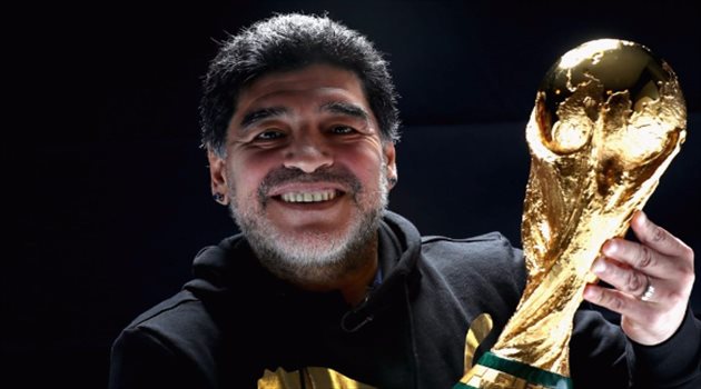 مارادونا يهنئ مدرب الهلال بلقب الدوري