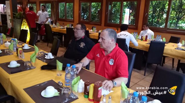 أبو ريدة يعلن استنجاده بفيفا في حال حل اتحاد الكرة