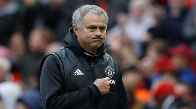 شرط وحيد يمنح مورينيو الضوء الأخضر للتعاقد مع نجم أتلتيكو مدريد
