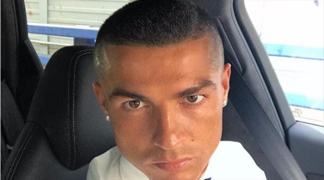 على خطى نافاس وكاسيميرو..رونالدو بقصة شعر جديدة احتفالا بالأبطال