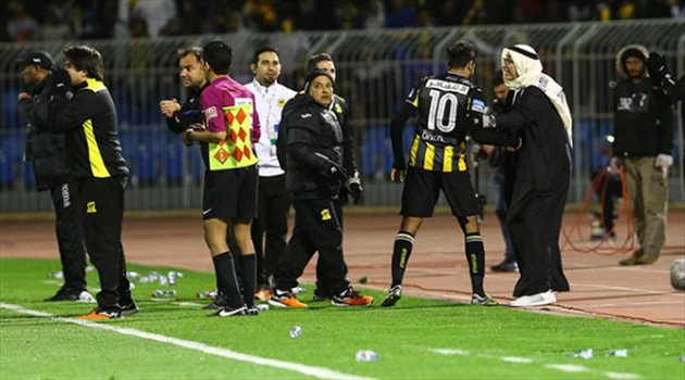 الاتحاد يدافع عن كهربا بعد "الاعتداء على مشجع": تصرف طبيعي !