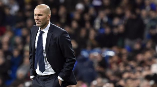 زيدان يرد على اتهامه بـ "ظلم" إيسكو