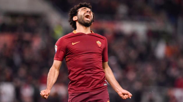 روما يكافىء صلاح ويمنحه جائزة أفضل لاعب في مارس