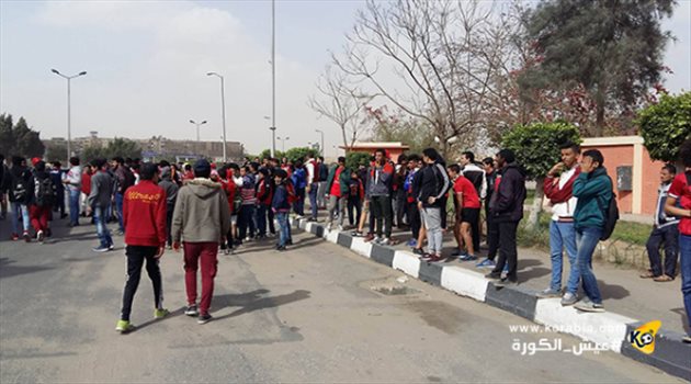 دوري الأبطال| جماهير الأهلي تتوافد على الجزيرة للحصول على تذاكر مباراة القطن
