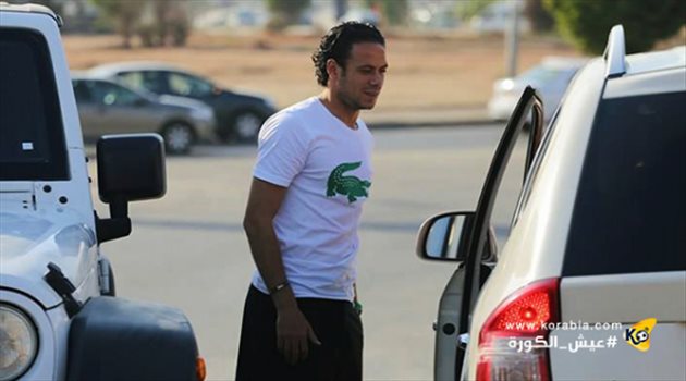 لاعبو الزمالك يصلون ملعب بتروسبوت استعدادا لطلائع الجيش