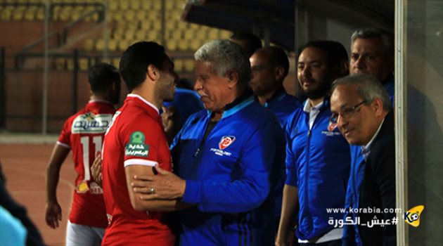 يتروجيت يرفض منح جهاز المعلم الشرط الجزائي
