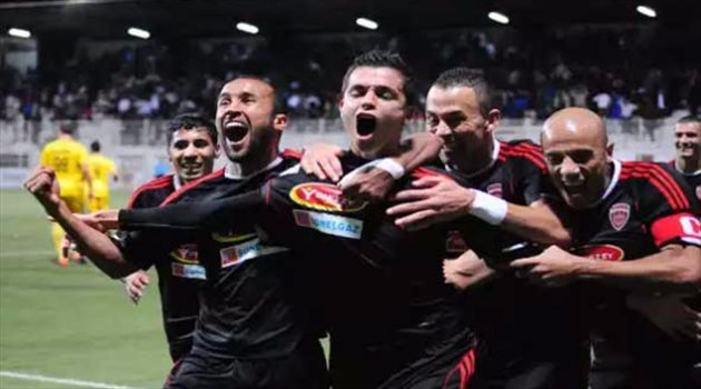 طاقم تحكيم مصري لقمة "تونسية-جزائرية" في الكونفدرالية