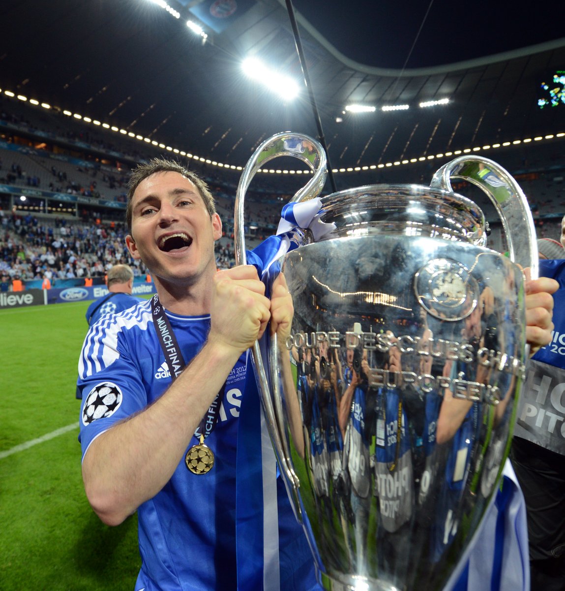 رسميا.. الأسطورة لامبارد يعلن اعتزاله كرة القدم