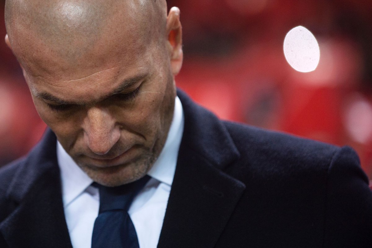 زيدان : لاعبو ريال مدريد يعانون نفسيا بعد الهزيمة أمام إشبيلية
