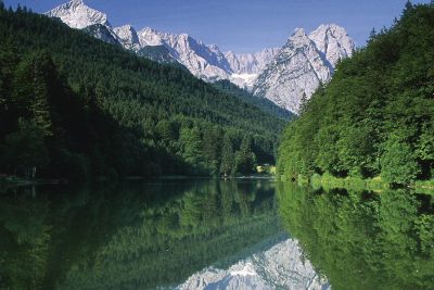 laloupe-garmisch-partenkirchen-vom-bahnsteig-auf-die-berge-magazin-bildergalerie01 laloupe-garmisch-partenkirchen-vom-bahnsteig-auf-die-berge-magazin-bildergalerie01