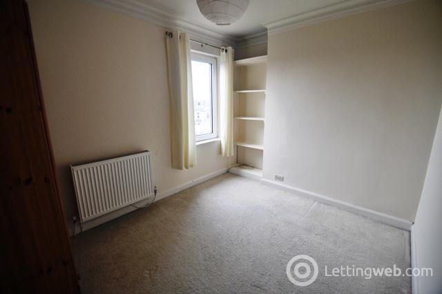 S 14 Woodmill Terrace bed 2.JPG