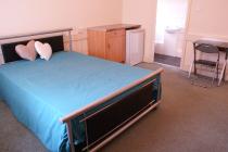Bed 5.jpg