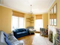 Living room.jpg
