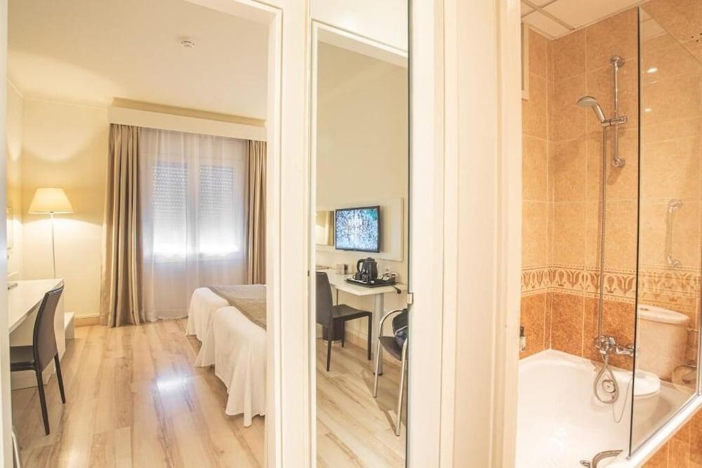 Hotel Pirineos Figueres by Pierre & Vacances