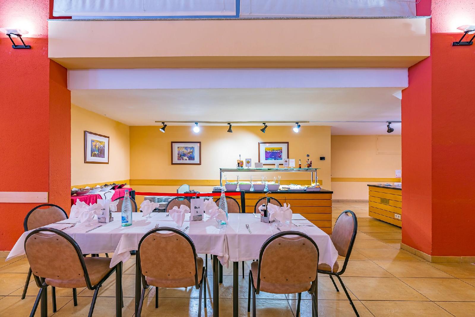 Xon's Platja Aparthotel