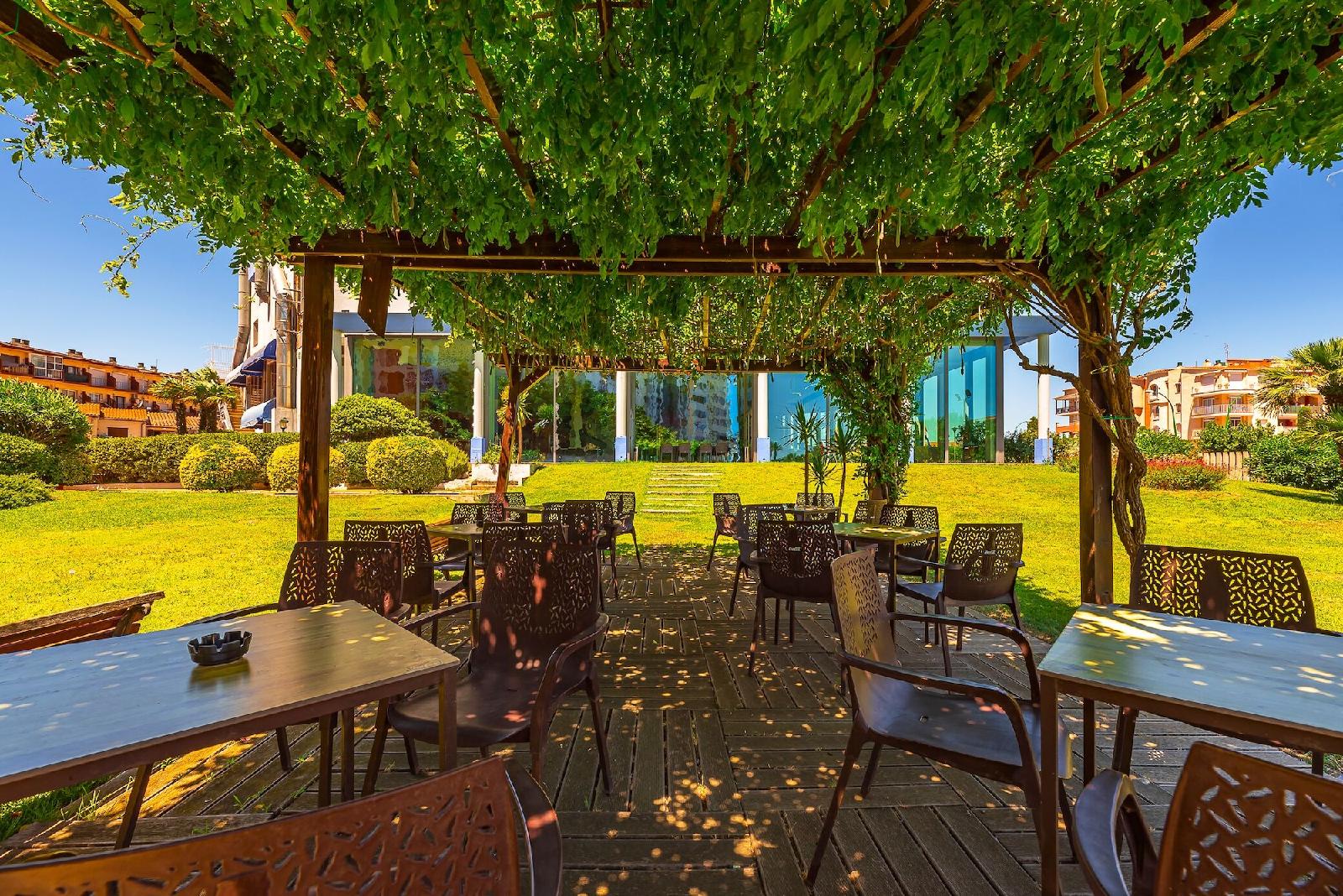 Xon's Platja Aparthotel