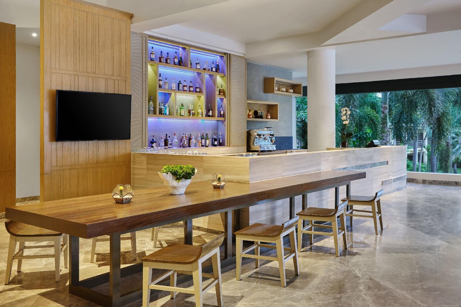 Phuket Marriott Resort & Spa, Merlin Beach