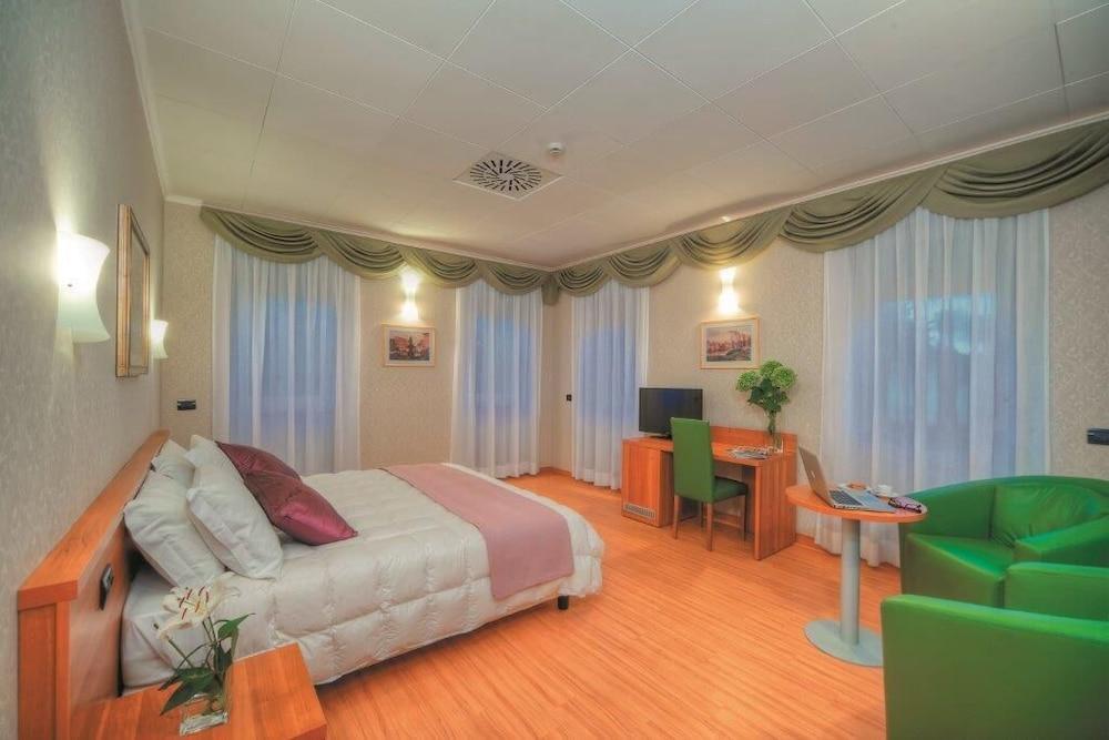 ELE Green Park Hotel Pamphili
