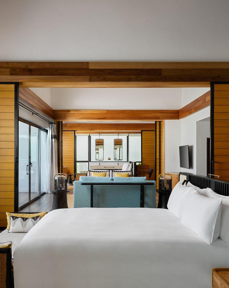 Hilton Maldives Amingiri Resort & Spa