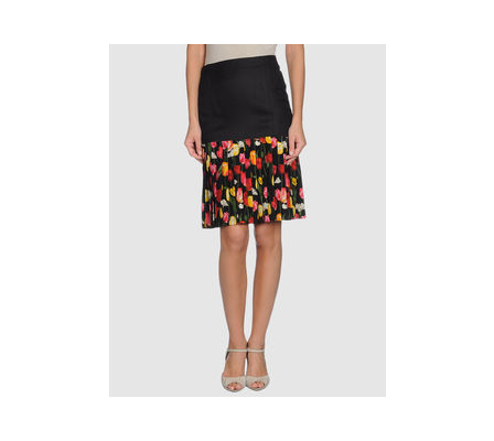 Knee Length Skirt in lack black knee length skirt. Knee Length Skirt in lack