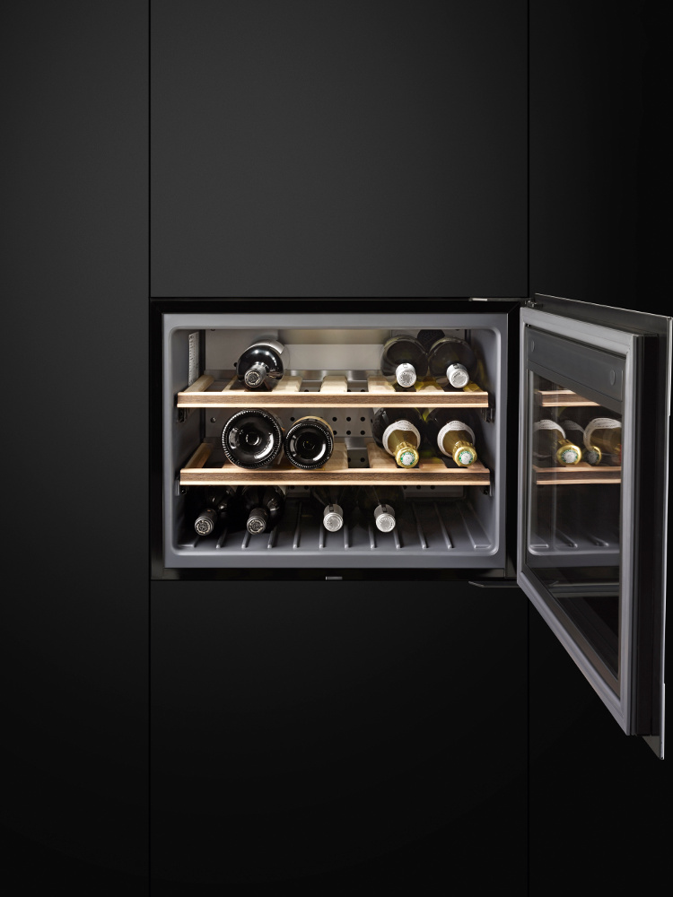 Smeg CVI318X Classic Integrated Wine Cooler (CVI318X) Stainless Steel