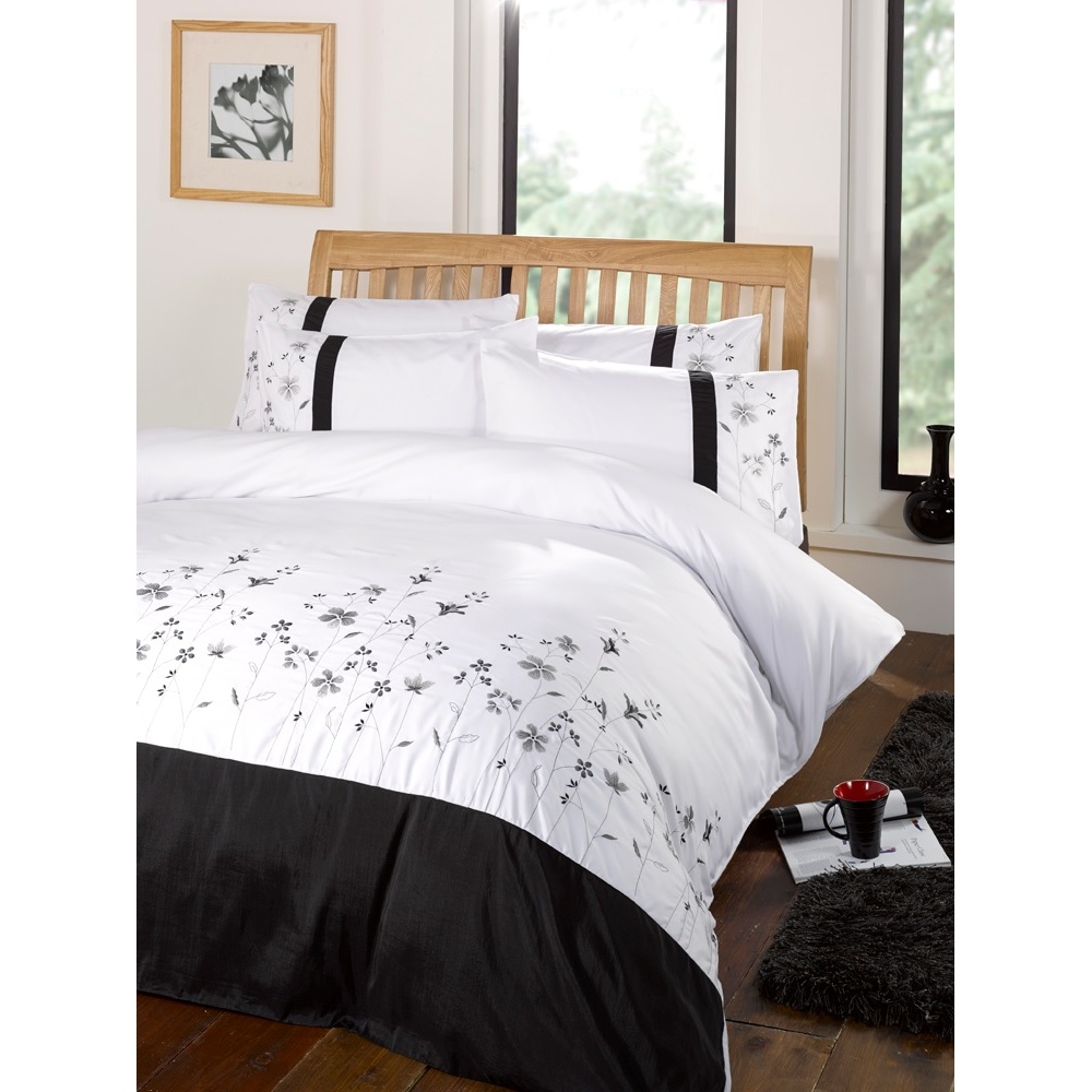You are here Pattern Sheets. Whether it’s an exuberant floral, a classic stripe, or anything in between, our pattern sheets infuse the bed with rich character.