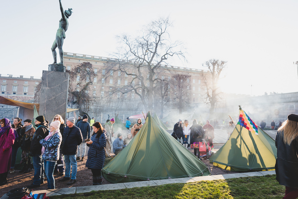 Fullt av folk på Eldmarknaden.