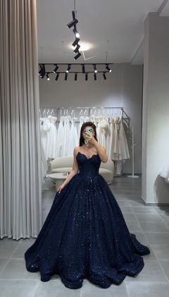 MAXI MIDNIGHT LACE GOWN