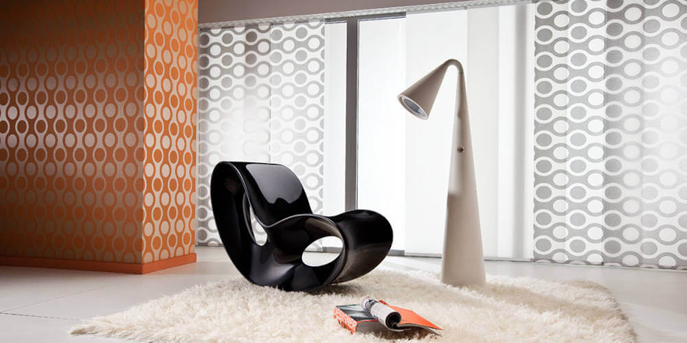 panel track w eleganckim salonie