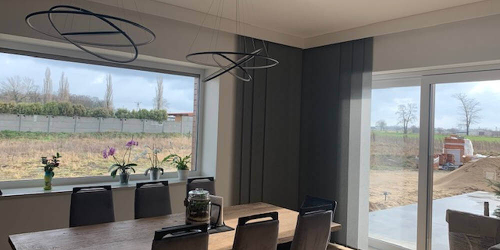 zasłonięty panel track