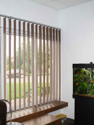 żaluzje pionowe w pozycji otwartej