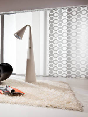 panel track w eleganckim salonie