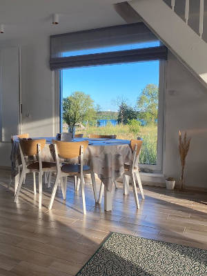 rolety rzymskie na dużym przeszkleniu