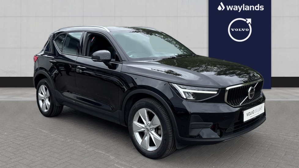 2023 VOLVO XC40
