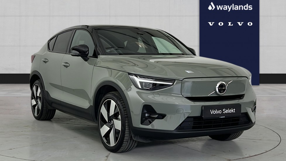 2024 VOLVO EC40