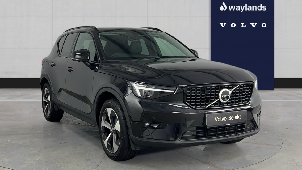 2026 VOLVO XC40