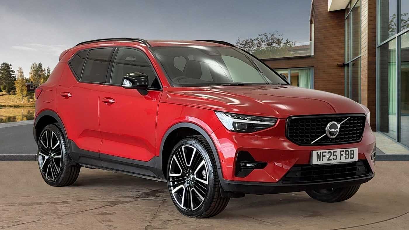 2025 Volvo XC40