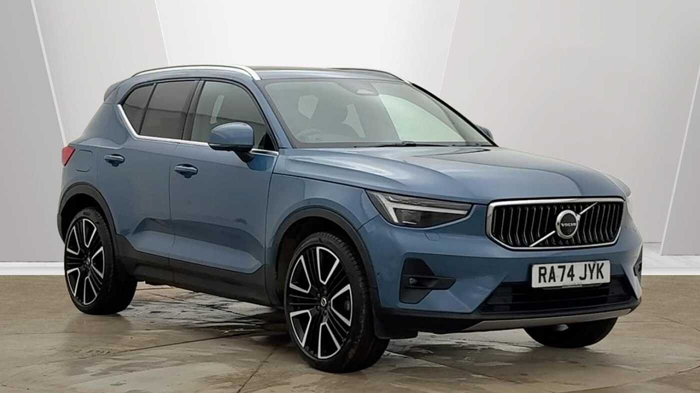 2025 Volvo XC40