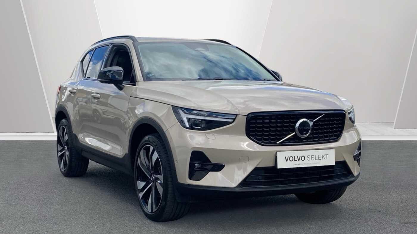 2025 Volvo XC40