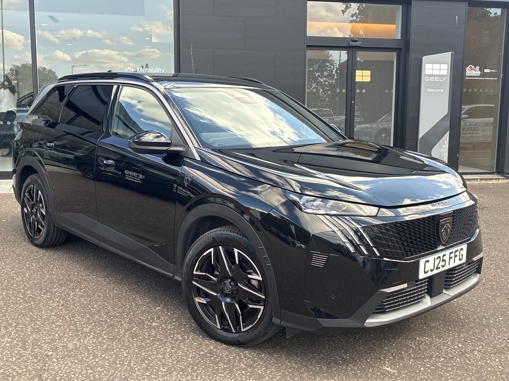 2025 Peugeot 5008
