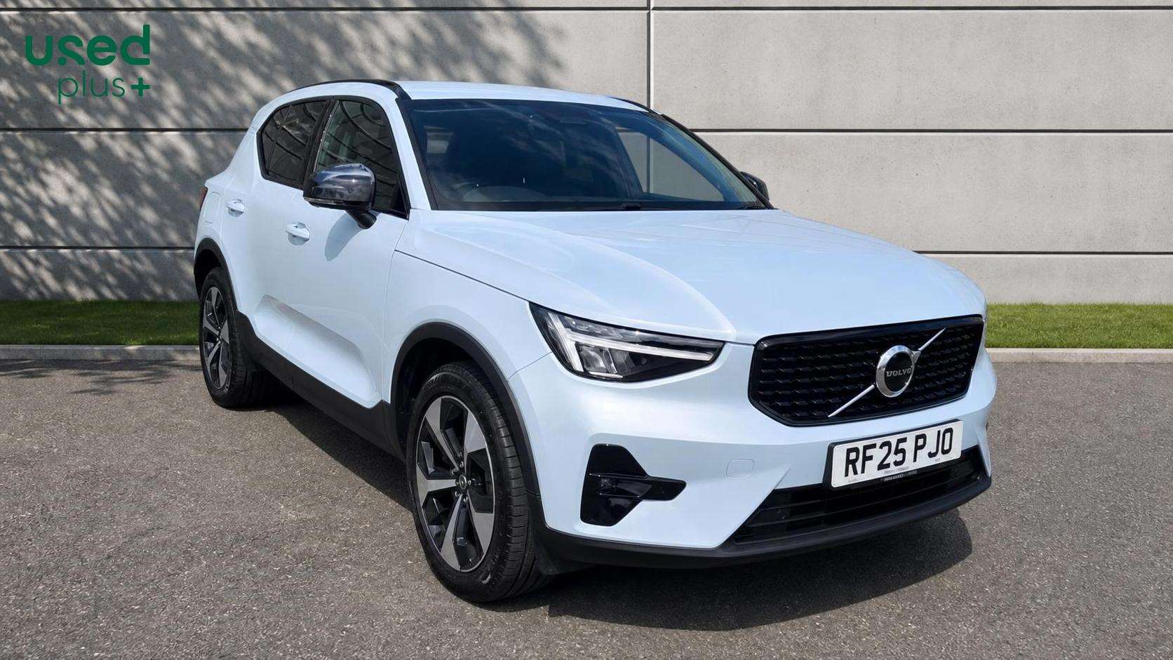 2025 Volvo XC40