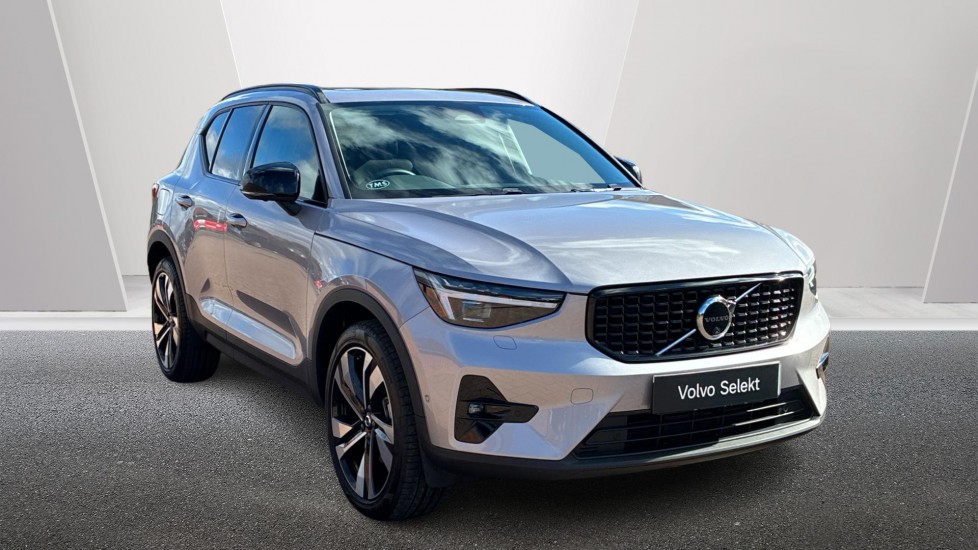 2025 Volvo XC40