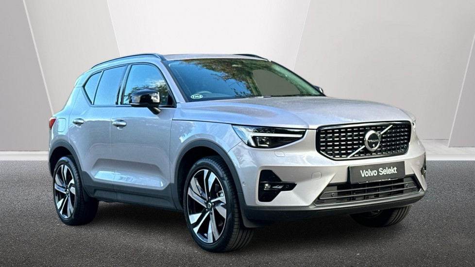 2025 Volvo XC40