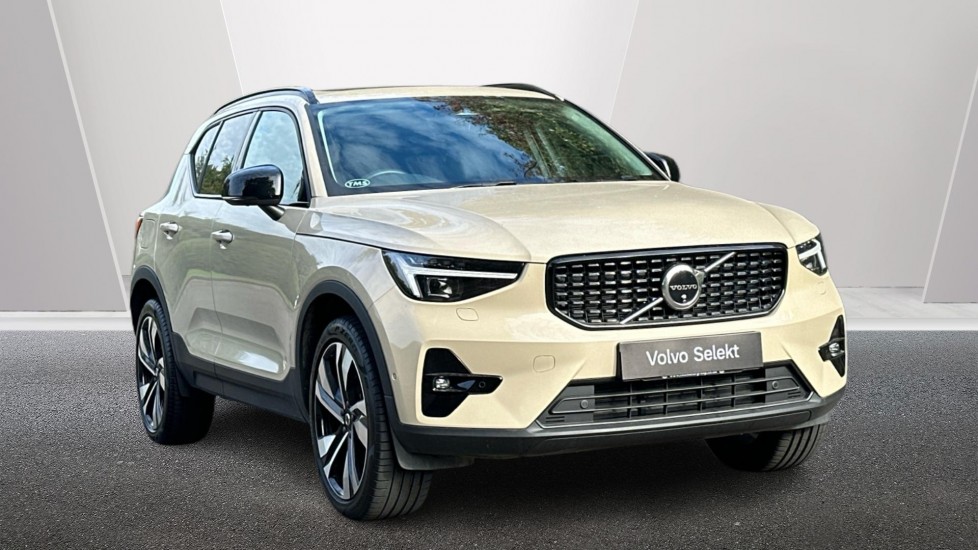 2025 Volvo XC40